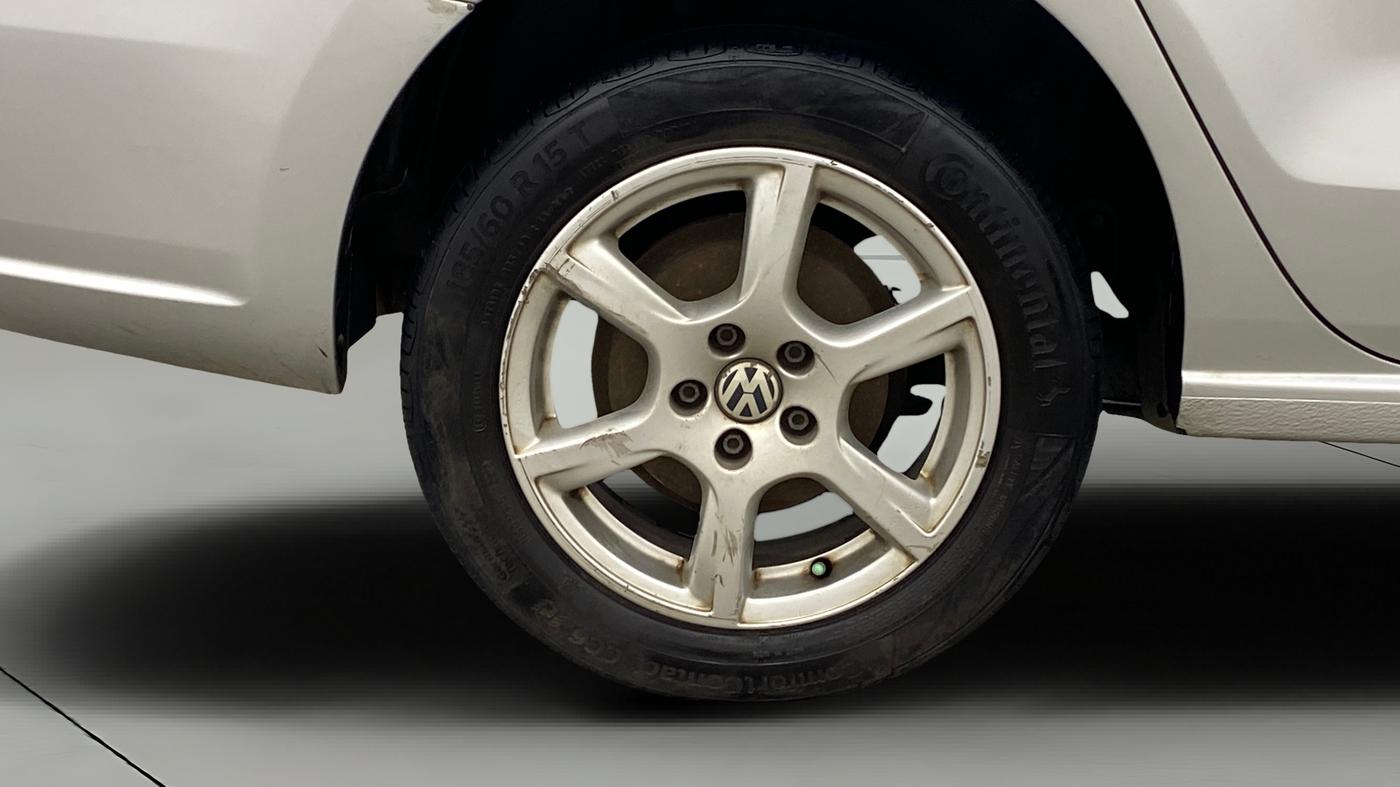 2013 Volkswagen Vento HIGHLINE PETROL AT, Petrol, Automatic, 84,536 km, Right Rear Wheel