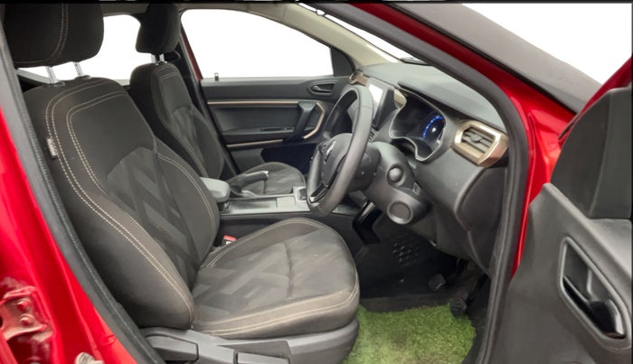 2023 Renault Kiger RXT (O) MT, Petrol, Manual, 23,260 km, Right Side Front Door Cabin