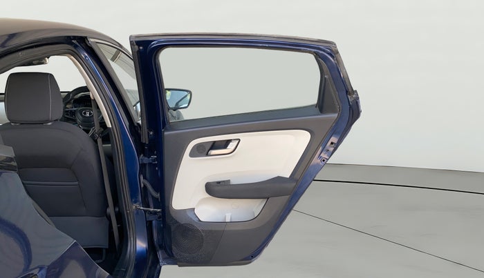 2023 Tata ALTROZ XZ + SUNROOF, Petrol, Manual, 37,220 km, RHS Rear Door