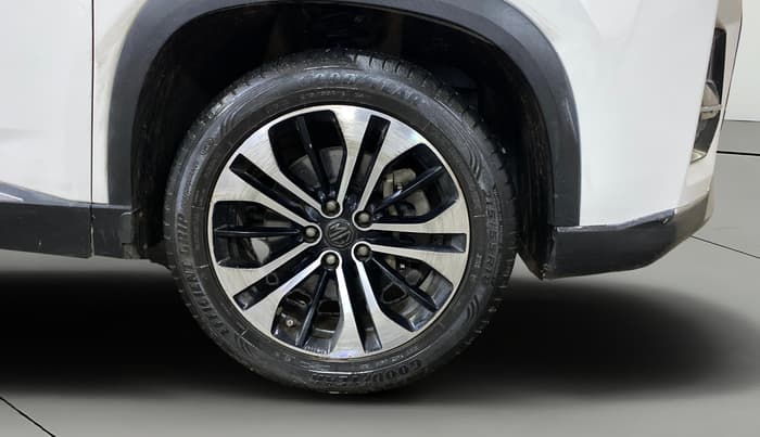 2023 MG HECTOR PLUS SHARP PRO 1.5 TURBO MT 7 STR, Petrol, Manual, 19,985 km, Right Front Wheel