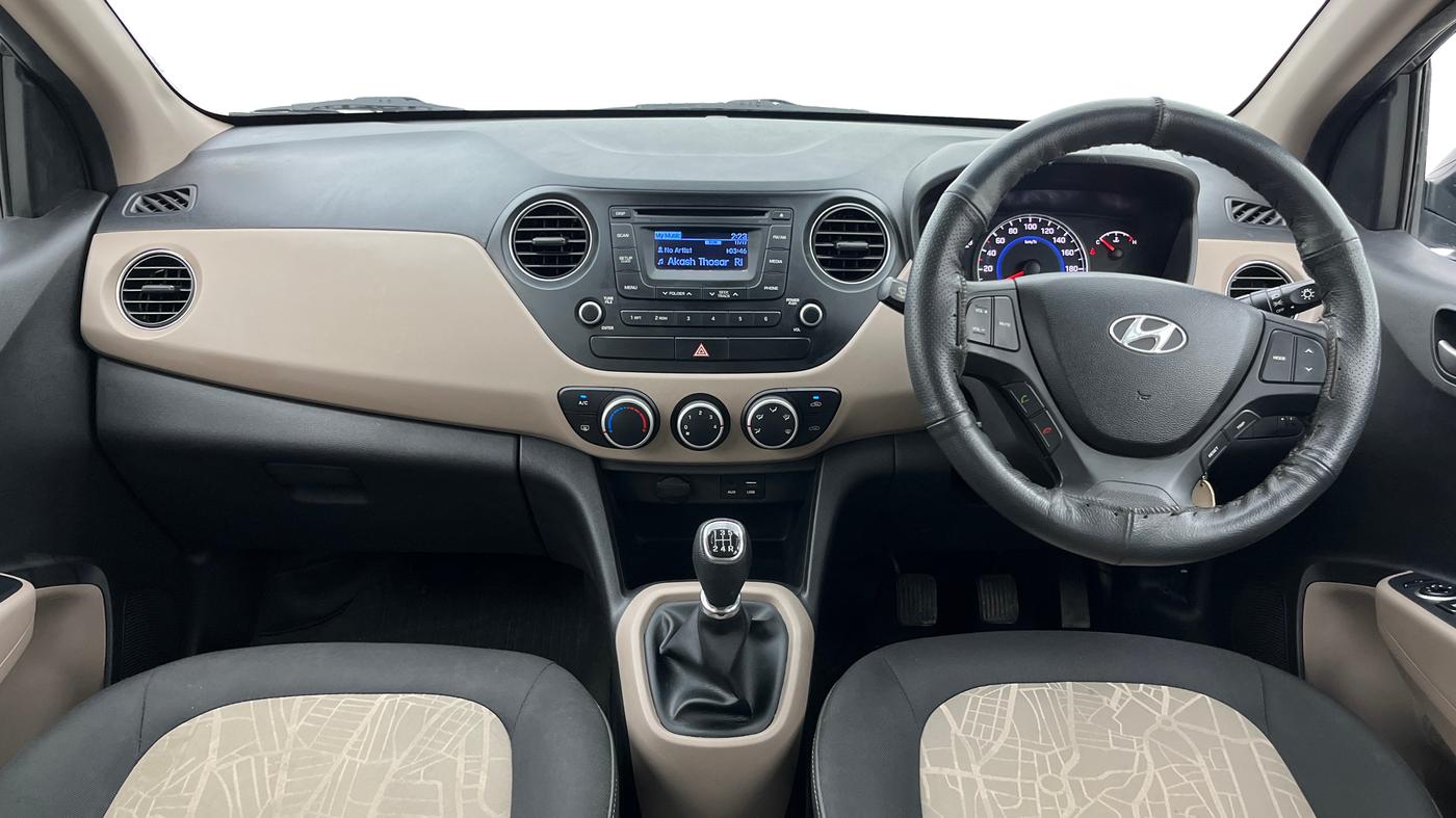 2016 Hyundai Grand i10 SPORTZ 1.2 KAPPA VTVT, Petrol, Manual, 29,026 km, Dashboard