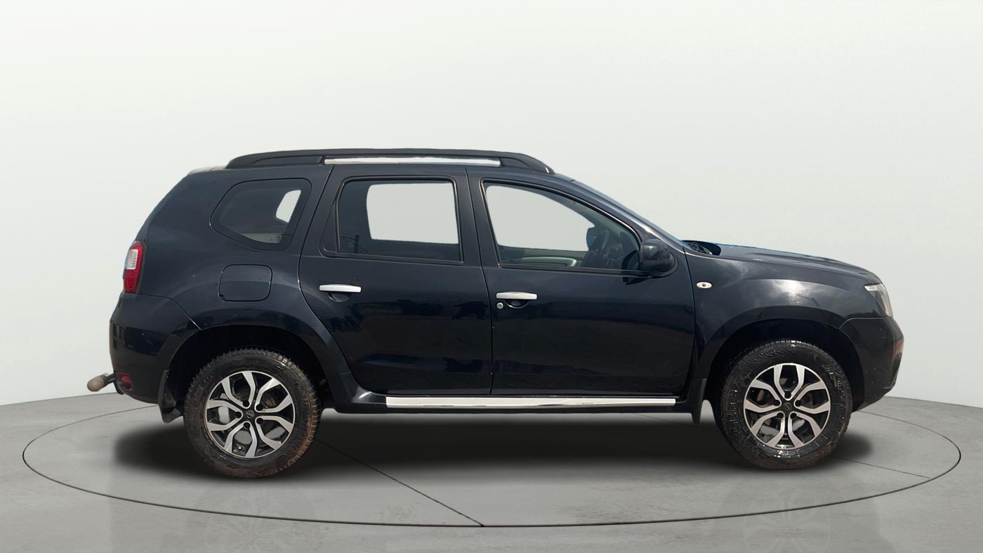 2015 Nissan Terrano XL D PLUS, Diesel, Manual, 1,07,555 km, Right Side View