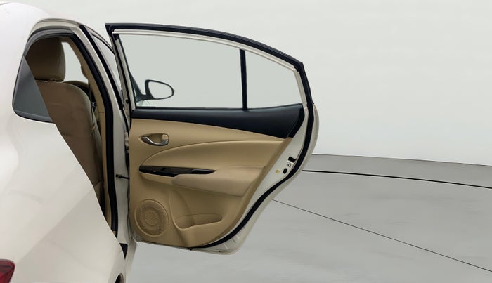 2018 Toyota YARIS V MT, Petrol, Manual, 1,27,552 km, RHS Rear Door