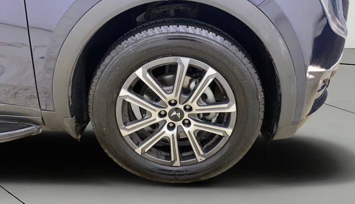 2025 Mahindra XUV700 AX 7 LUXURY D AT 7 STR, Diesel, Automatic, 15,433 km, Right Front Wheel