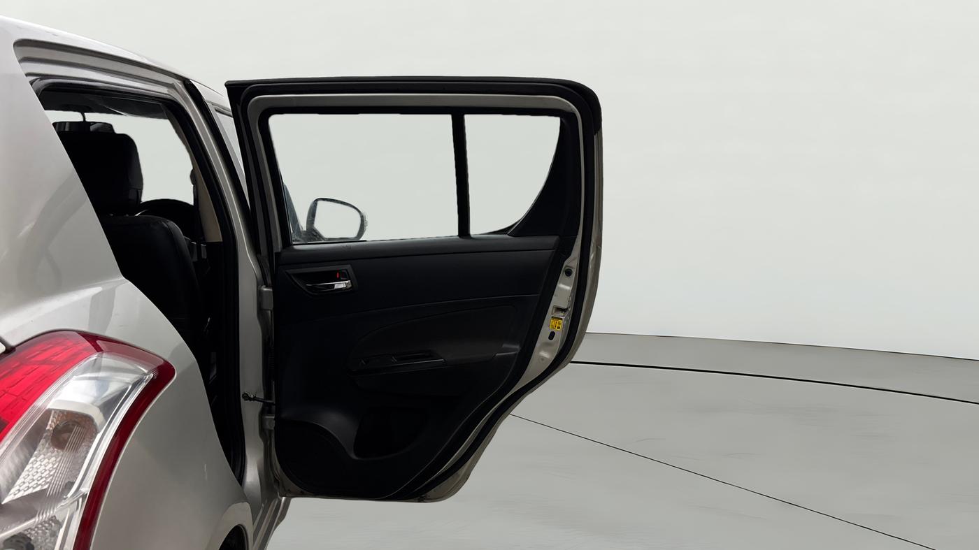 2016 Maruti Swift VXI, Petrol, Manual, 42,472 km, RHS Rear Door