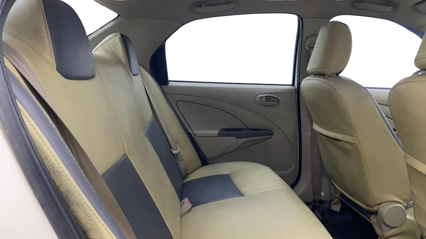 2014 Toyota Etios G, CNG, Manual, 81,154 km, Right Side Rear Door Cabin