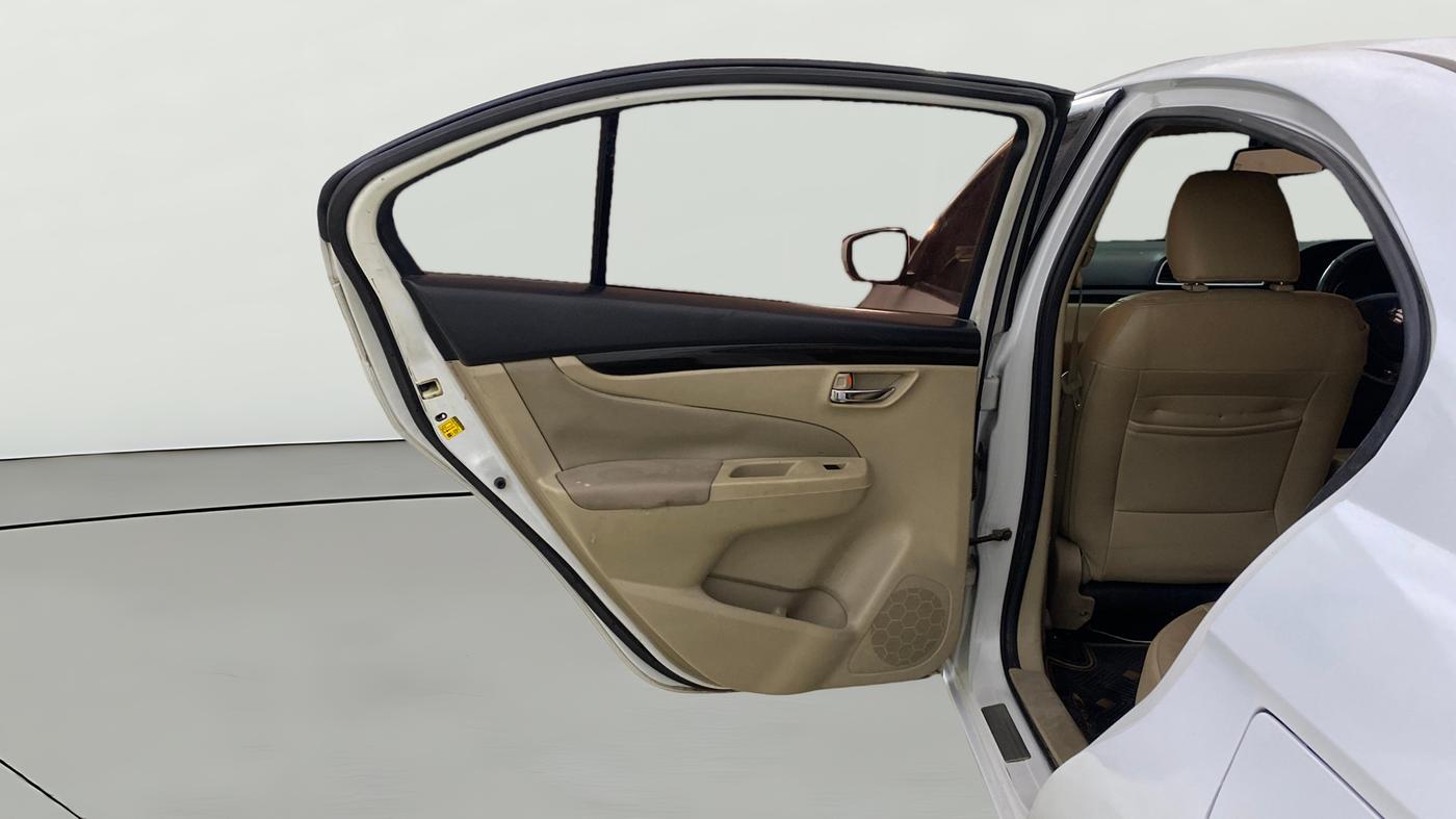 2016 Maruti Ciaz ZDI+ SHVS, Diesel, Manual, 67,453 km, LHS Rear Door
