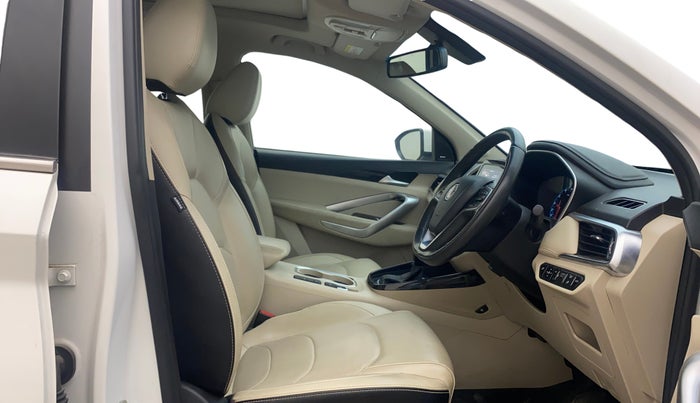 2022 MG HECTOR SHARP 1.5 PETROL CVT, Petrol, Automatic, 28,949 km, Right Side Front Door Cabin