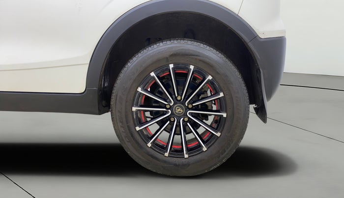 2023 Mahindra XUV300 W4 1.2 PETROL, Petrol, Manual, 14,651 km, Left Rear Wheel