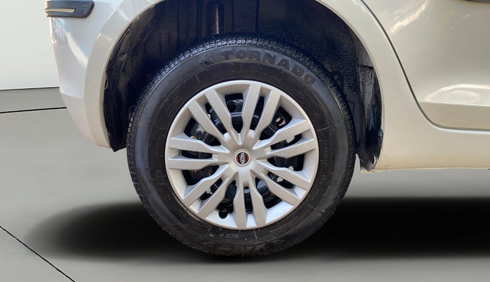 2015 Maruti Swift VXI, Petrol, Manual, 47,998 km, Right Rear Wheel