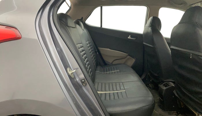 2017 Hyundai Grand i10 SPORTZ 1.2 KAPPA VTVT, Petrol, Manual, 1,03,882 km, Right Side Rear Door Cabin