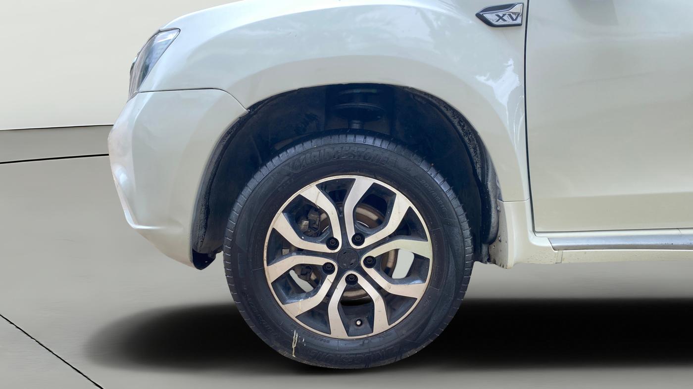 2017 Nissan Terrano XV D PREMIUM AMT, Diesel, Automatic, 1,02,165 km, Left Front Wheel