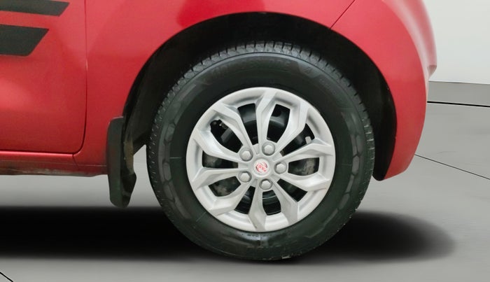 2016 Datsun Redi Go T (O), Petrol, Manual, 69,695 km, Right Front Wheel