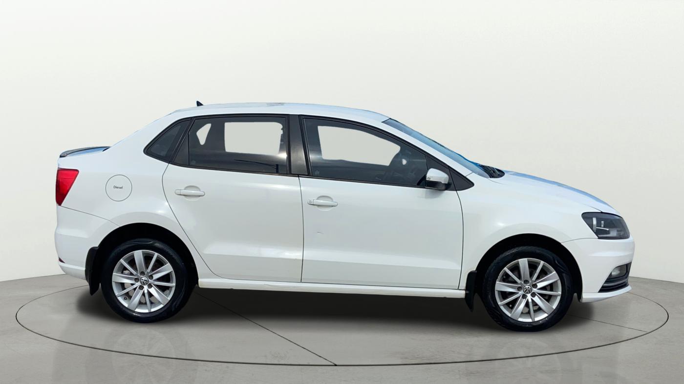 2017 Volkswagen Ameo HIGHLINE PLUS 1.5L 16 ALLOY, Diesel, Manual, 1,08,197 km, Right Side View