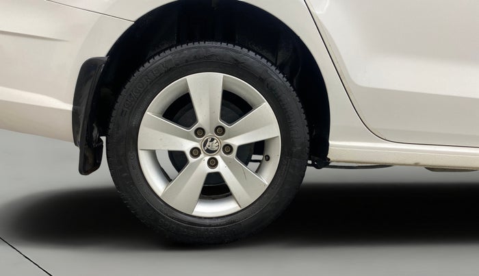 2017 Skoda Rapid AMBITION 1.5 TDI, Diesel, Manual, 1,02,417 km, Right Rear Wheel