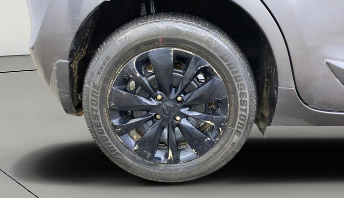 2016 Maruti Baleno DELTA PETROL 1.2, Petrol, Manual, 1,10,885 km, Right Rear Wheel