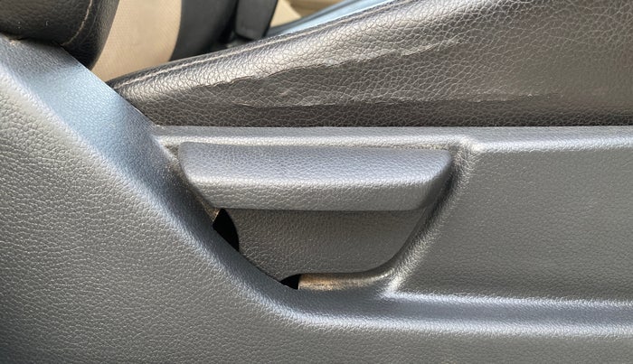 2015 Hyundai Eon ERA +, Petrol, Manual, 89,010 km, Third Seat Row ( optional )