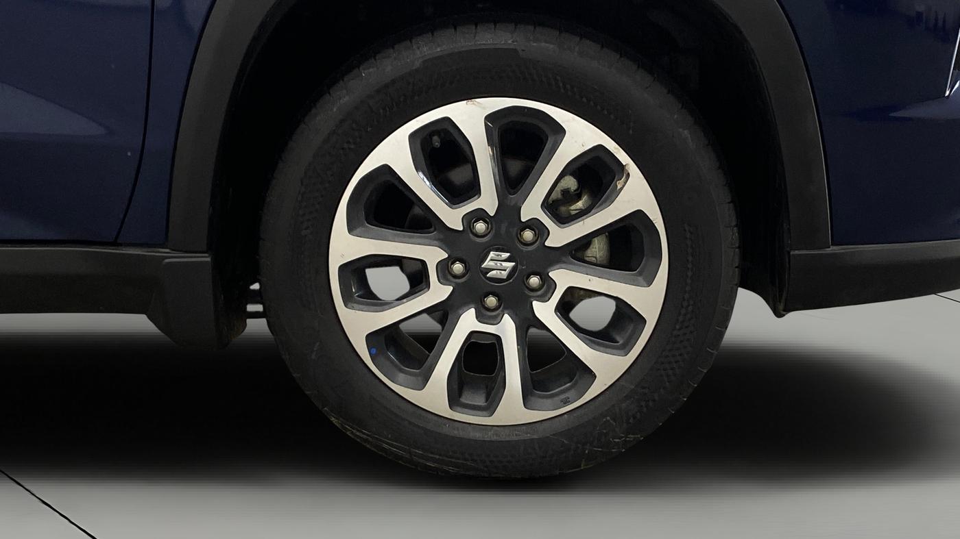 2023 Maruti Grand Vitara ZETA SMART HYBRID AT, Petrol, Automatic, 33,996 km, Right Front Wheel