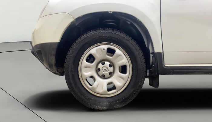 2015 Renault Duster 85 PS RXL DIESEL, Diesel, Manual, 98,396 km, Left Front Wheel