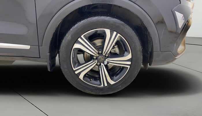 2023 MG ASTOR SHARP 1.5 MT, Petrol, Manual, 22,394 km, Right Front Wheel