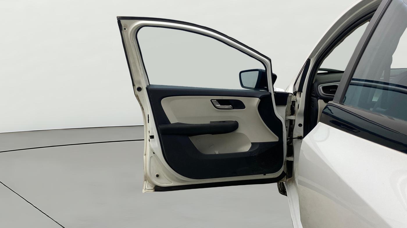2022 Tata ALTROZ XZA PLUS, Petrol, Automatic, 56,299 km, LHS Front Door