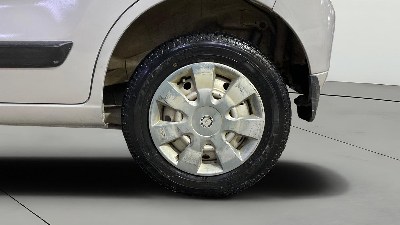 2013 Maruti Wagon R 1.0 LXI, Petrol, Manual, 73,442 km, Left Rear Wheel