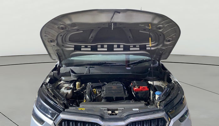 2022 Skoda KUSHAQ STYLE 1.0L TSI AT (6 AIRBAGS), Petrol, Automatic, 47,950 km, Open Bonet