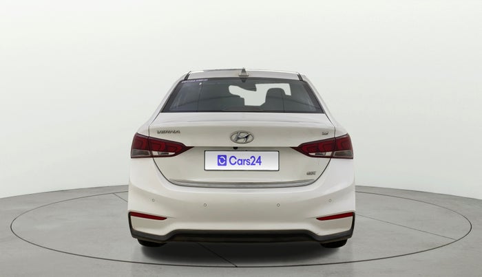 2017 Hyundai Verna 1.6 VTVT SX O, Petrol, Manual, 49,542 km, Back/Rear