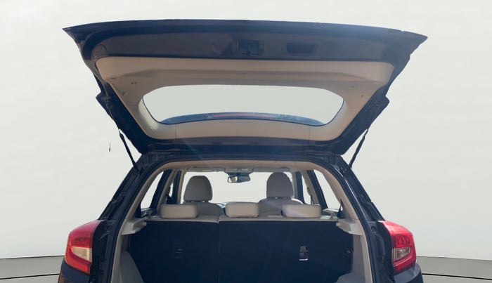 2019 Mahindra XUV300 W8 (O) 1.5 DIESEL, Diesel, Manual, 80,155 km, Boot Door Open