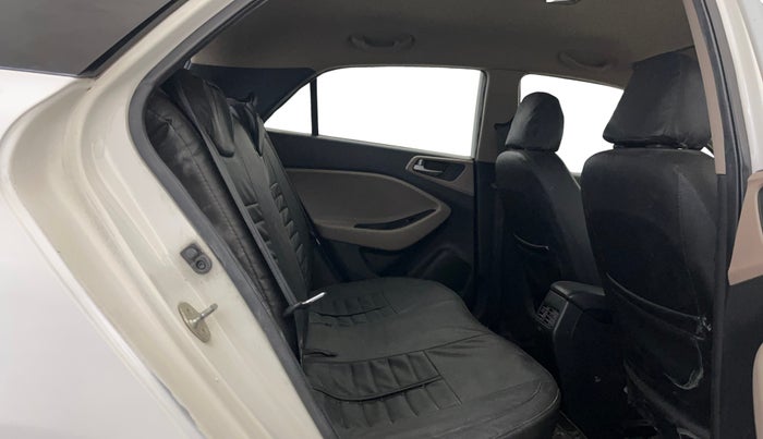 2017 Hyundai Elite i20 MAGNA EXECUTIVE 1.2, Petrol, Manual, 49,733 km, Right Side Rear Door Cabin