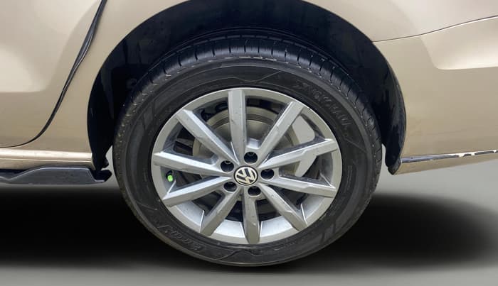 2016 Volkswagen Vento HIGHLINE PETROL AT, Petrol, Automatic, 59,116 km, Left Rear Wheel