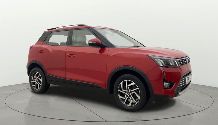 2022 Mahindra XUV300 W8 (O) 1.5 DIESEL AMT, Diesel, Automatic, 32,332 km, Right Front Diagonal