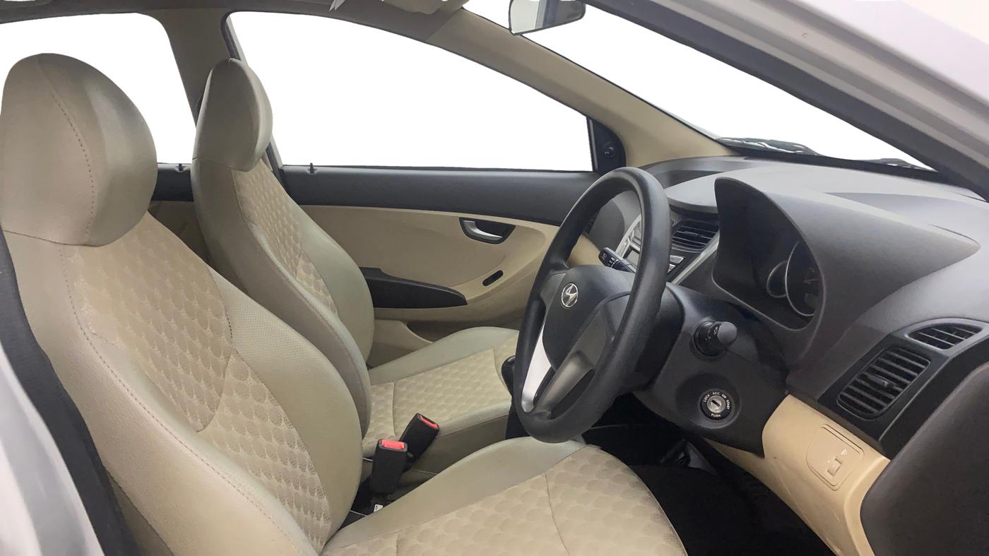 2017 Hyundai Eon SPORTZ, Petrol, Manual, 45,762 km, Right Side Front Door Cabin