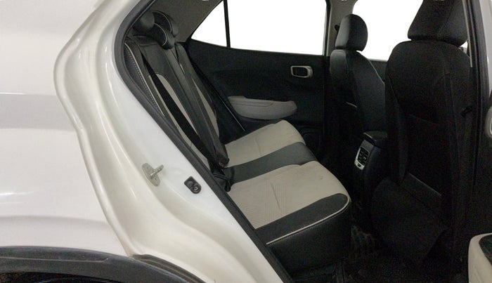 2023 Hyundai VENUE SX (O) 1.5 CRDI, Diesel, Manual, 81,086 km, Right Side Rear Door Cabin