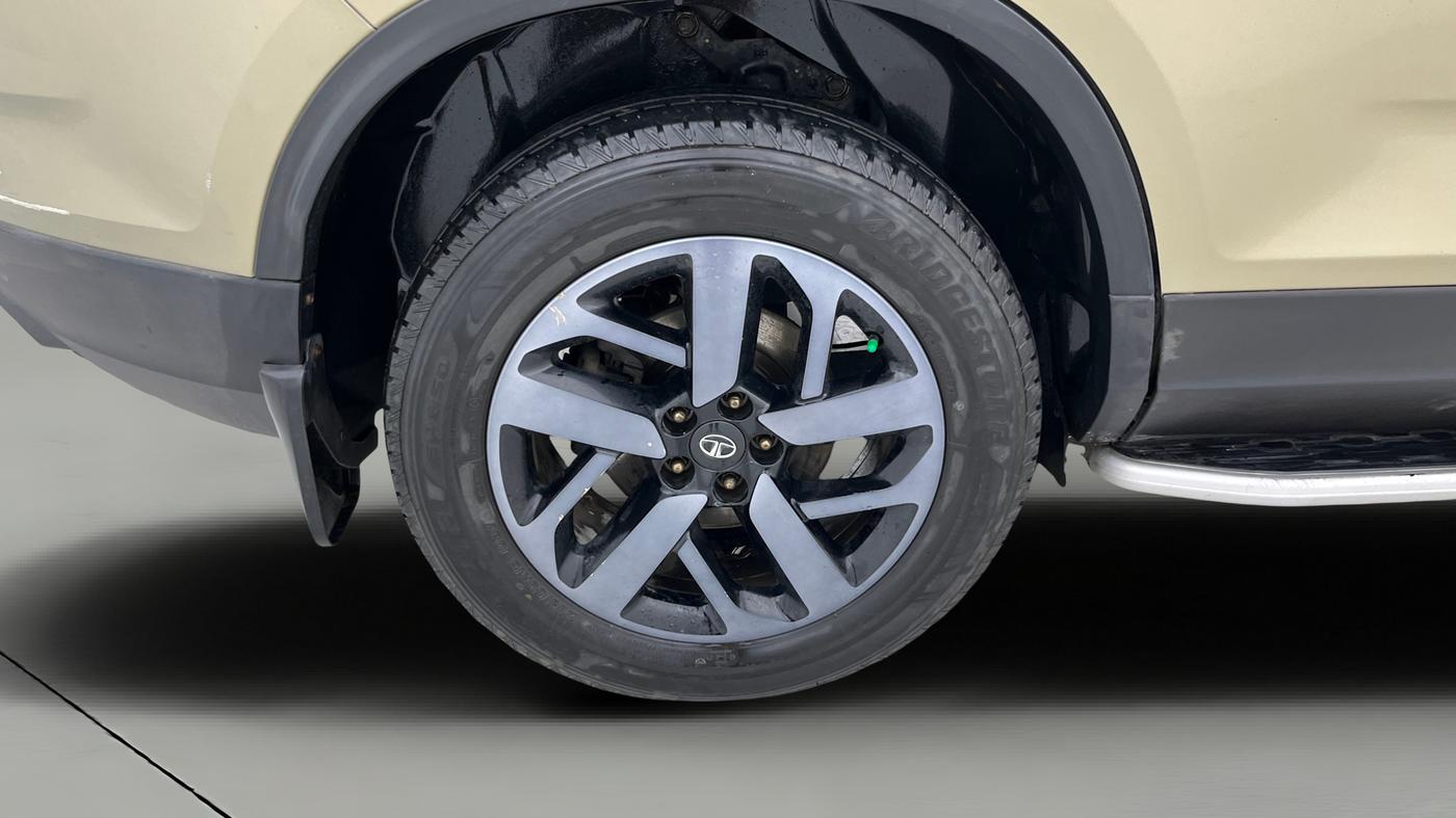2022 Tata Safari XZA PLUS KAZIRANGA, Diesel, Automatic, 1,27,794 km, Right Rear Wheel