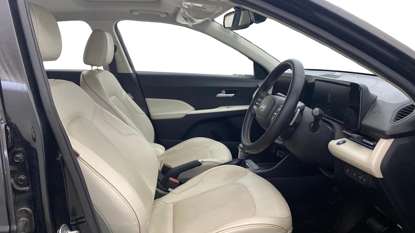 2023 Hyundai Verna SX(O) 1.5 MPI IVT , Petrol, Automatic, 57,882 km, Right Side Front Door Cabin