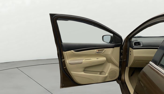 2016 Maruti Ciaz ZXI+, CNG, Manual, 59,334 km, LHS Front Door