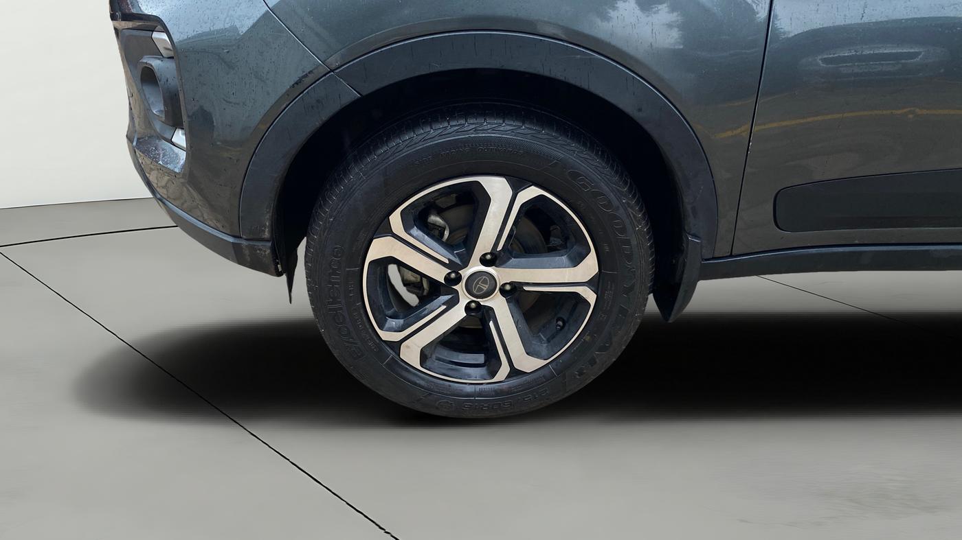 2022 Tata NEXON XZ PLUS (PREMIUM) PETROL, Petrol, Manual, 29,325 km, Left Front Wheel
