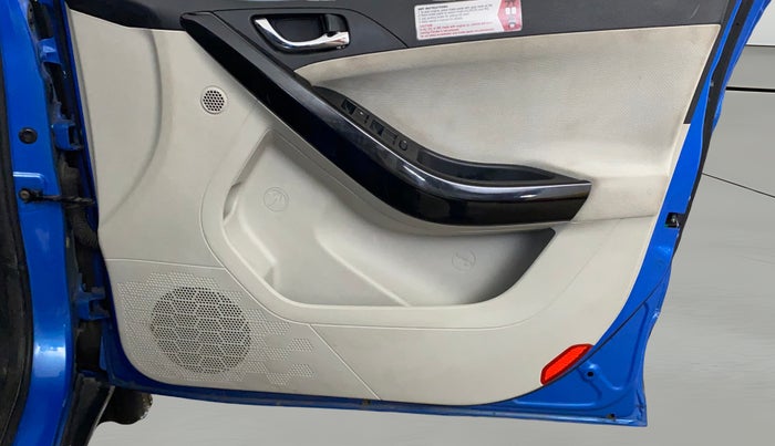 2020 Tata NEXON XZA PLUS SUNROOF PETROL, Petrol, Automatic, 8,888 km, Driver Side Door Panels Control