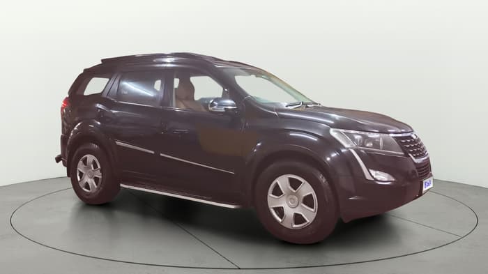 2018 Mahindra XUV500 W7, Diesel, Manual, 1,18,728 km, Right Front Diagonal