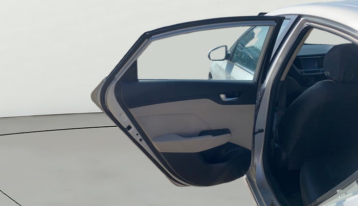 2018 Hyundai Verna 1.6 VTVT SX, Petrol, Manual, 50,759 km, LHS Rear Door