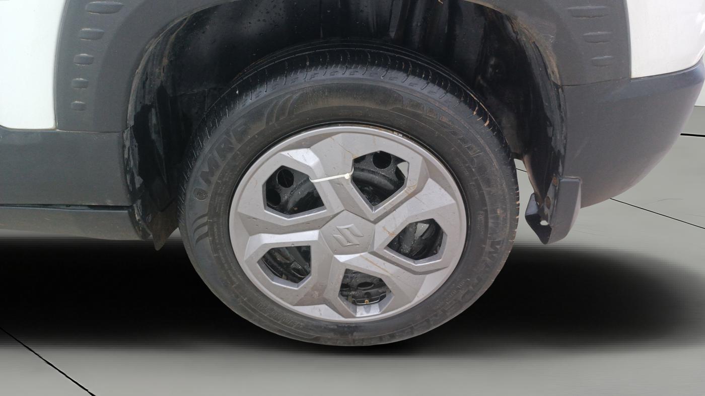 2024 Maruti BREZZA VXI AT SMART HYBRID, Petrol, Automatic, 19,851 km, Left Rear Wheel