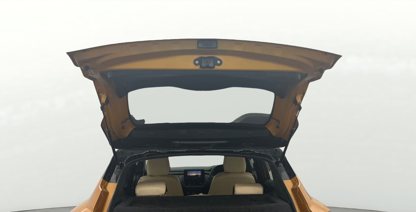 2022 Renault Kiger RXZ AMT DUAL TONE, Petrol, Automatic, 28,623 km, Boot Door Open