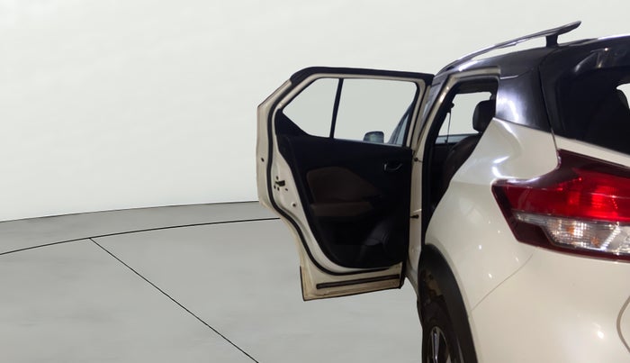 2019 Nissan Kicks XV PREMIUM (O) DIESEL, Diesel, Manual, 1,39,290 km, LHS Rear Door