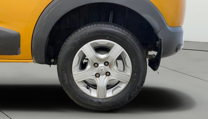 2019 Renault TRIBER RXZ, Petrol, Manual, 37,303 km, Left Rear Wheel