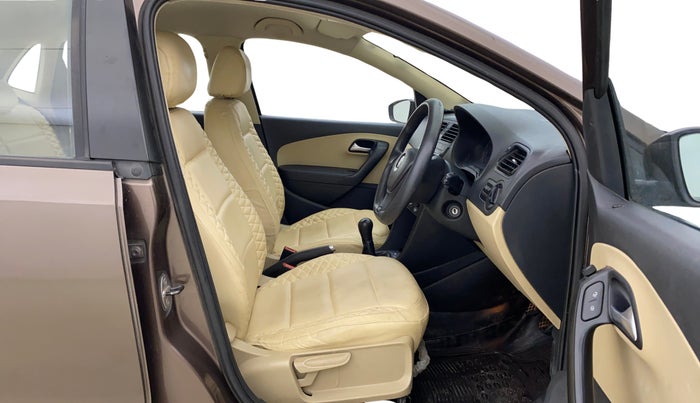 2016 Volkswagen Ameo COMFORTLINE 1.2L, Petrol, Manual, 1,13,850 km, Right Side Front Door Cabin