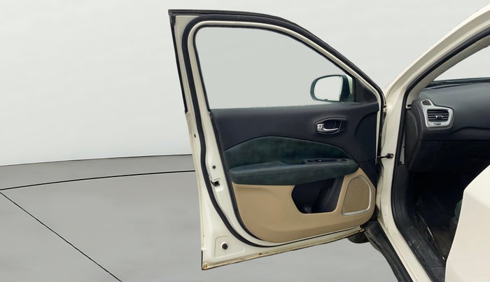 2017 Jeep Compass LONGITUDE 2.0 DIESEL, Diesel, Manual, 52,608 km, LHS Front Door