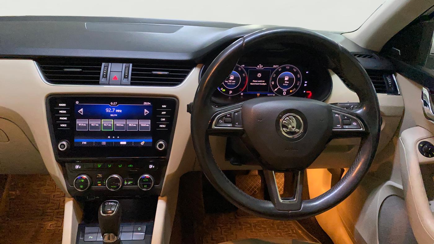 2019 Skoda Octavia L&K 1.8 TSI AT, Petrol, Automatic, 72,775 km, Steering Wheel Close Up