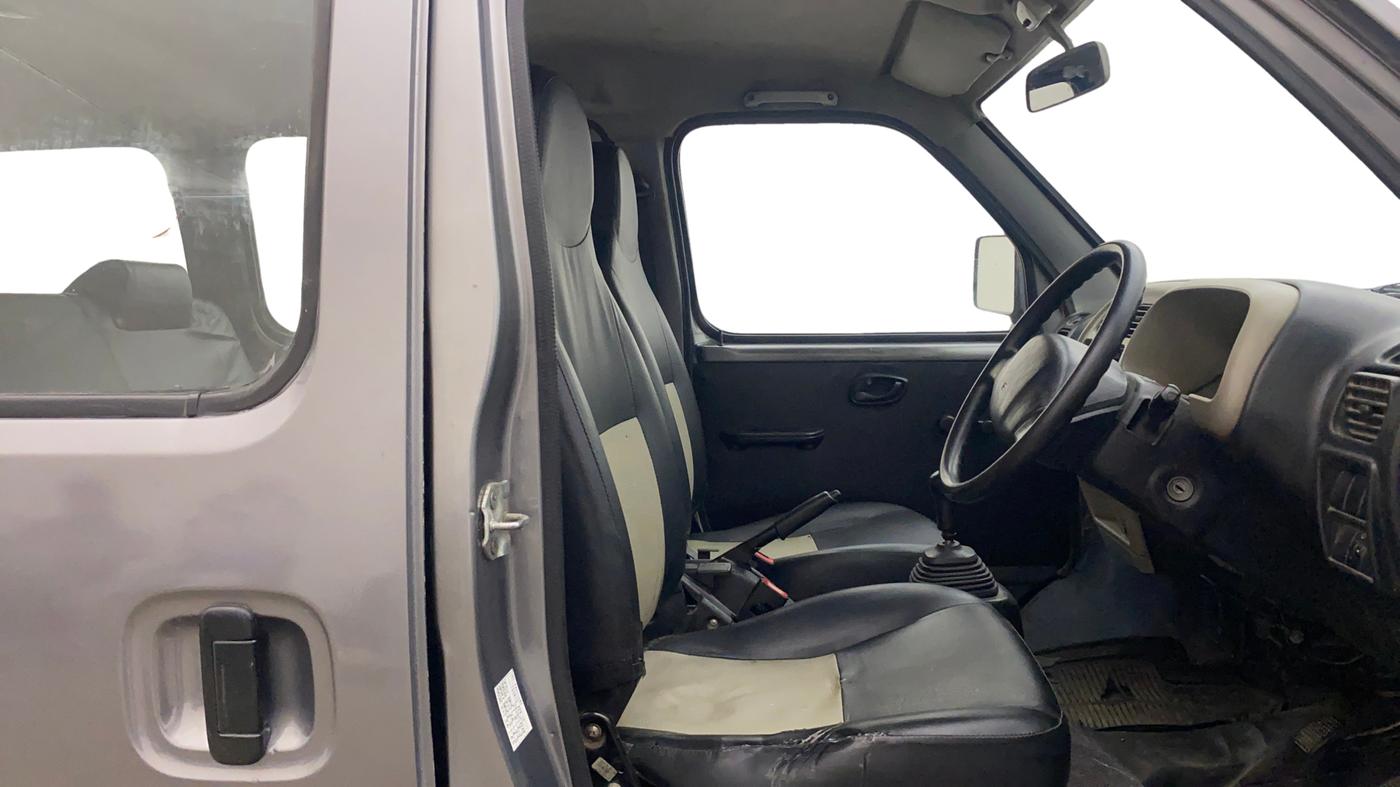 2017 Maruti Eeco 5 STR WITH A/C+HTR, Petrol, Manual, 1,25,143 km, Right Side Front Door Cabin