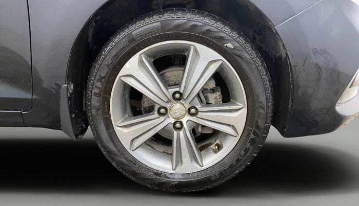 2018 Hyundai Verna 1.6 VTVT SX (O) AT, Petrol, Automatic, 43,684 km, Right Front Wheel